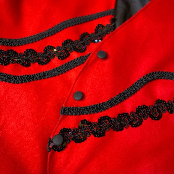 Red and black sequin vest - Picture 9 of 9